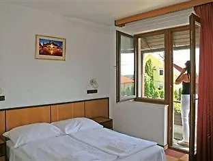 Dominika Apartman Hotel Budapest Guest house